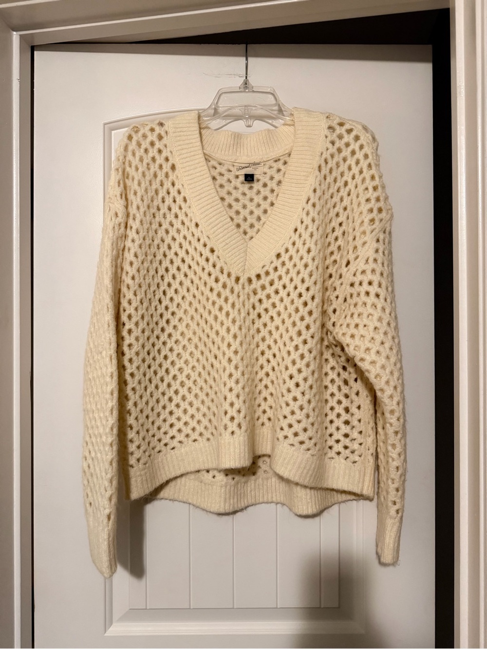 Universal Thread Cream Open-Weave V-Neck Sweater